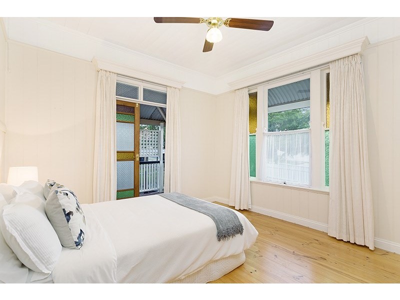 28 Shakespeare Street, Coorparoo QLD 4151