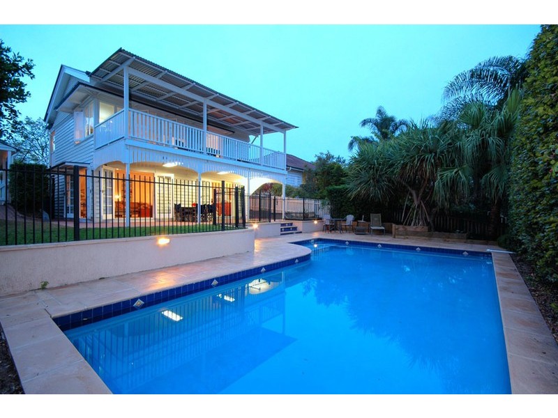 18 Strangman Terrace, Coorparoo QLD 4151