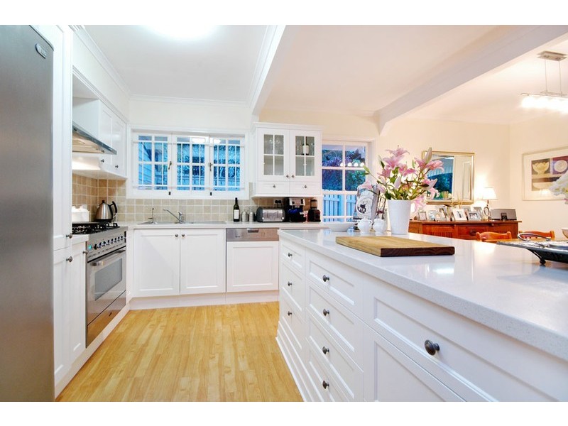 18 Strangman Terrace, Coorparoo QLD 4151