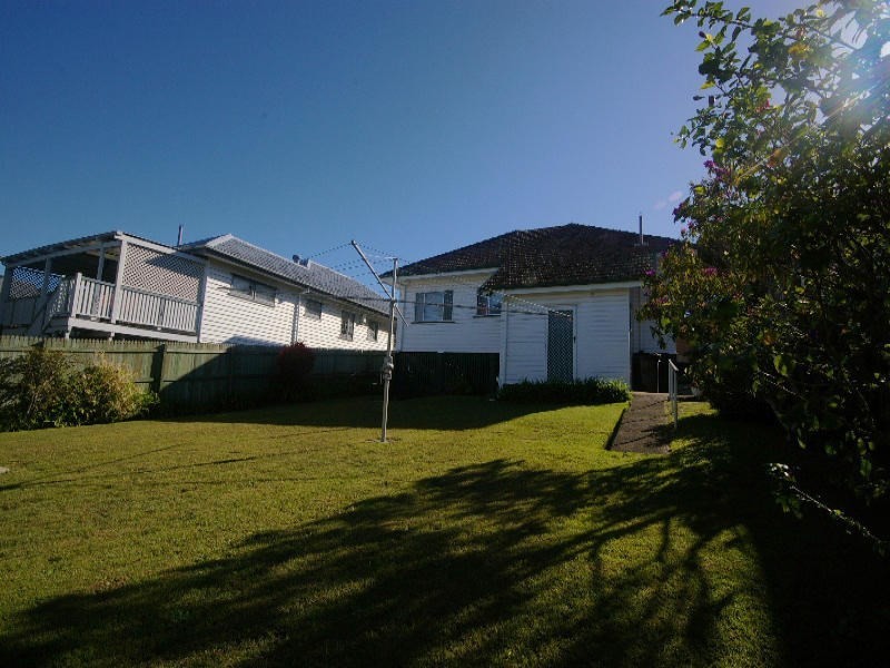 39 First Street, Camp Hill QLD 4152