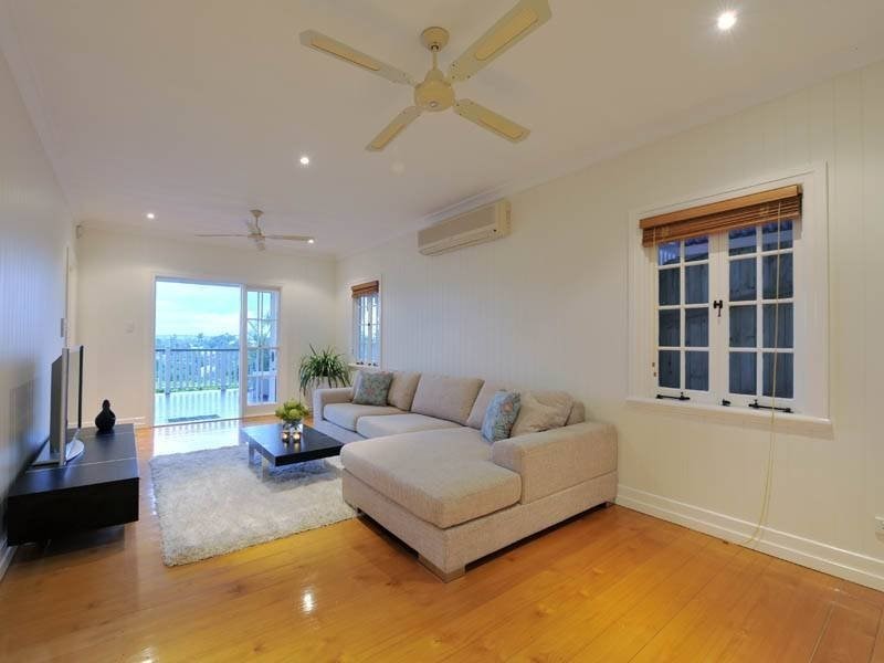 75 Agnew Street, Norman Park QLD 4170