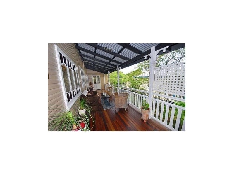 14 Frank Street, Norman Park QLD 4170