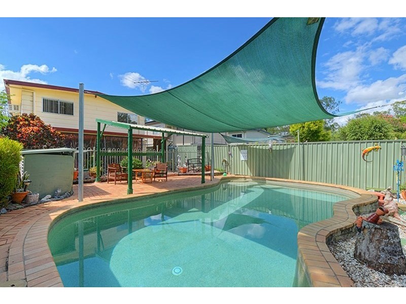 16 Nursery Road, Holland Park West QLD 4121