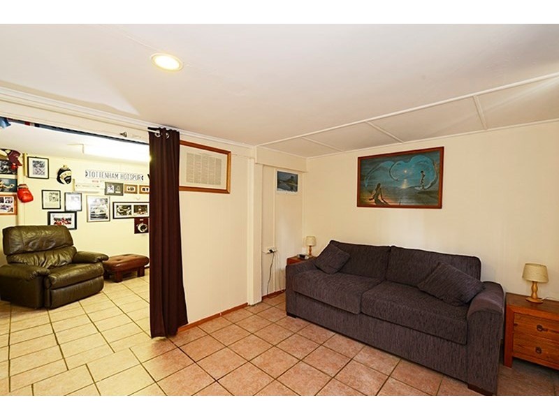 16 Nursery Road, Holland Park West QLD 4121