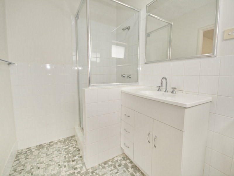 1/31 Robinson Street, Coorparoo QLD 4151