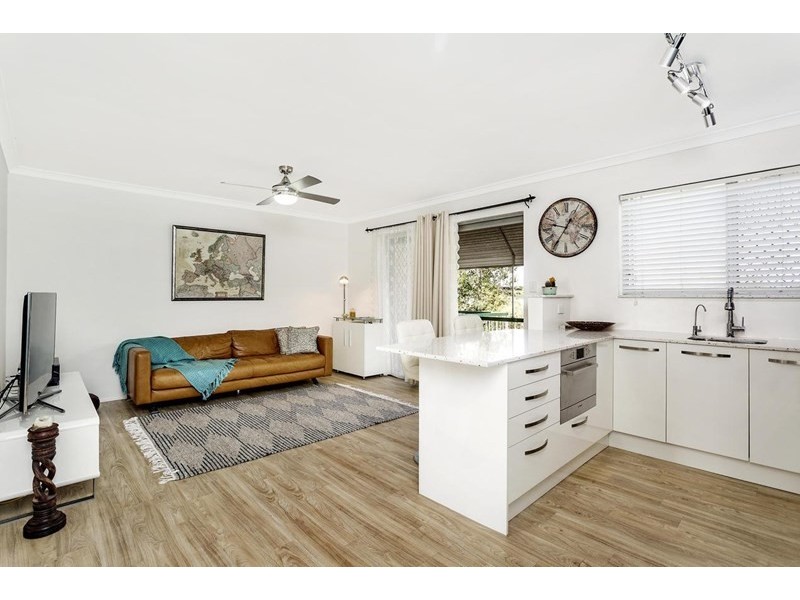 4/19 Leigh Street, Coorparoo QLD 4151