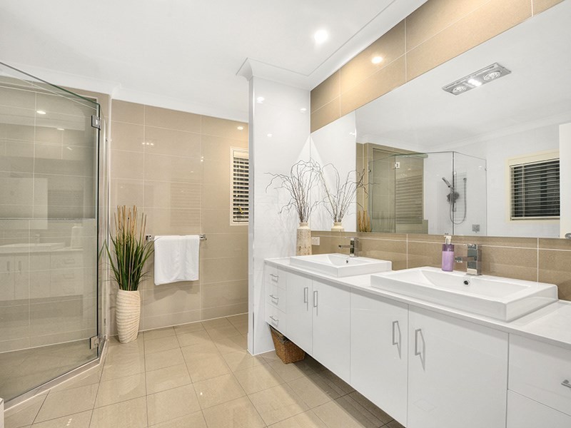 2 Jerome Street, Coorparoo QLD 4151