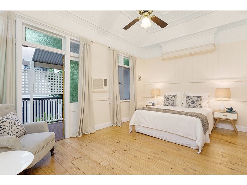 28 Shakespeare Street, Coorparoo QLD 4151