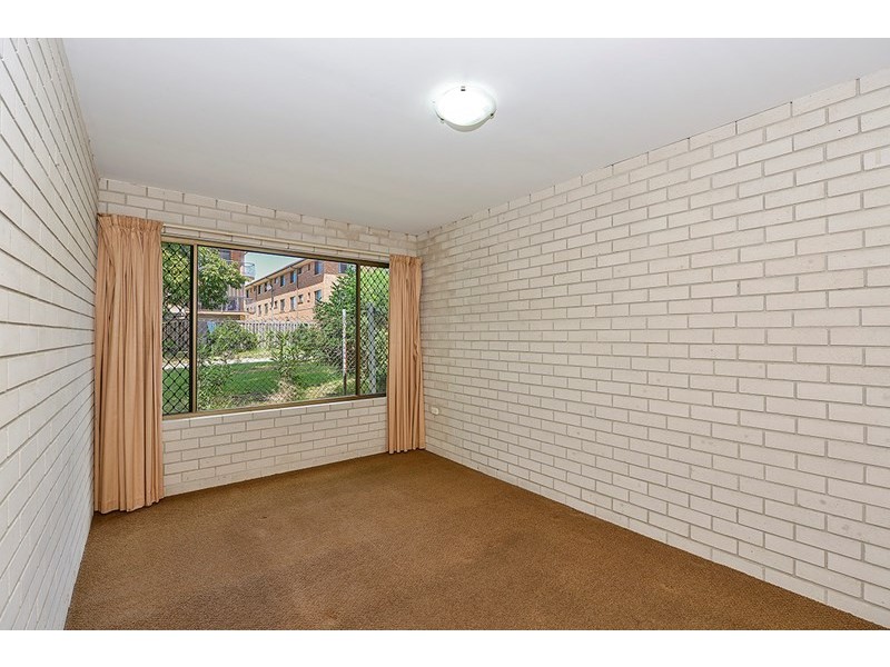 2/65 Toorbul Street, Bongaree QLD 4507