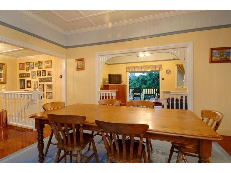 17 Rees Avenue, Coorparoo QLD 4151