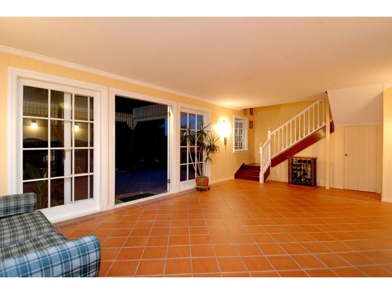17 Rees Avenue, Coorparoo QLD 4151