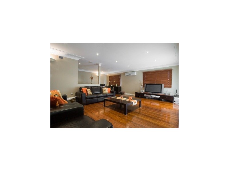 31 Solar Street, Coorparoo QLD 4151