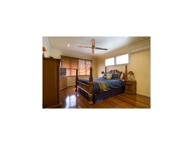 31 Solar Street, Coorparoo QLD 4151