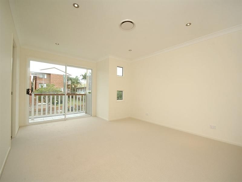 64 Baron Street, Greenslopes QLD 4120