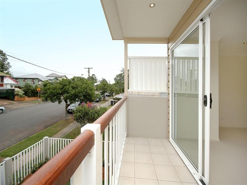 64 Baron Street, Greenslopes QLD 4120