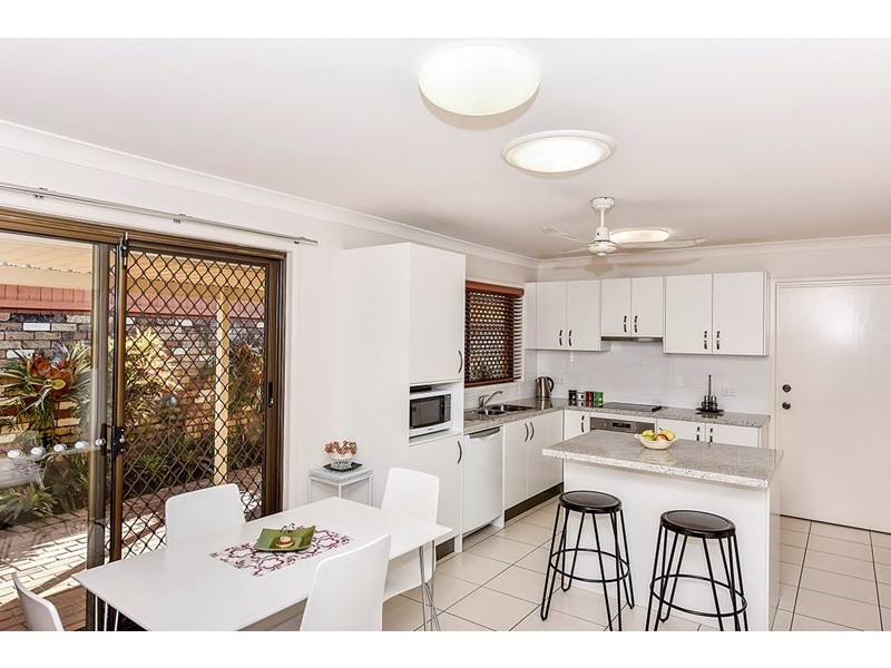 1 Glenalwyn Street, Holland Park QLD 4121