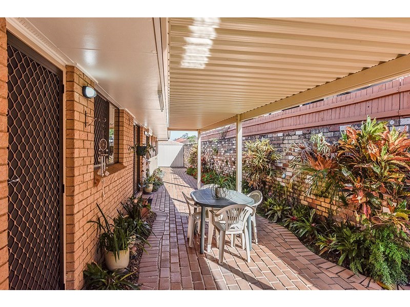 1 Glenalwyn Street, Holland Park QLD 4121