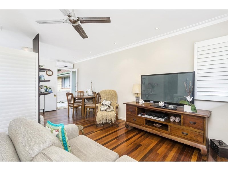 1/19 Robinson Street, Coorparoo QLD 4151