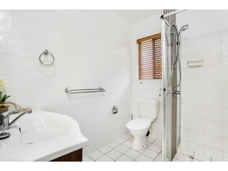 1/19 Robinson Street, Coorparoo QLD 4151