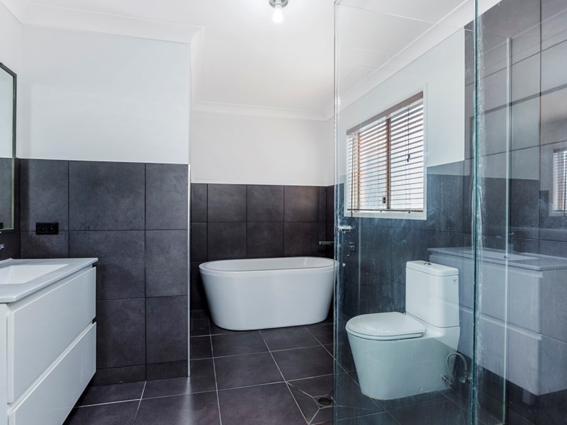 2/15 Ridge Street, Greenslopes QLD 4120