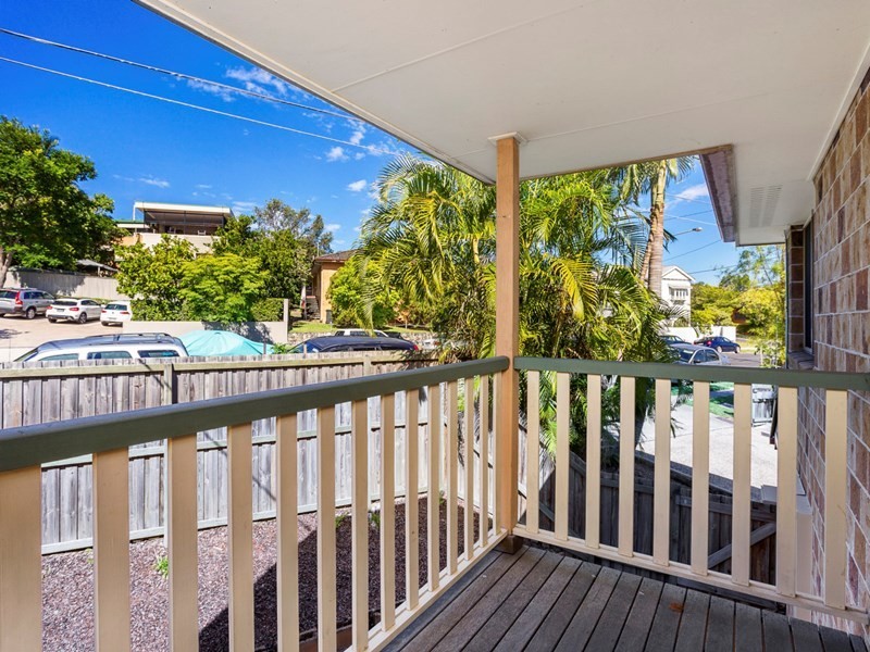2/15 Ridge Street, Greenslopes QLD 4120