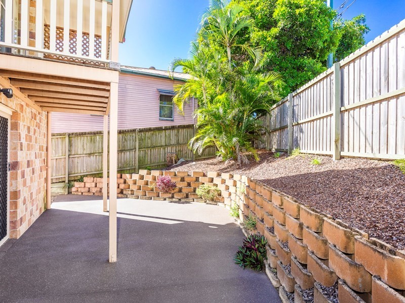 2/15 Ridge Street, Greenslopes QLD 4120