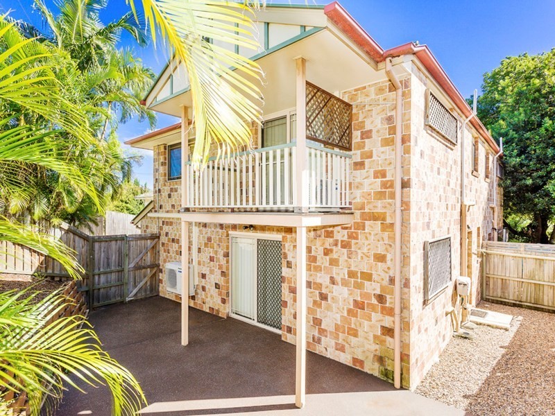 2/15 Ridge Street, Greenslopes QLD 4120