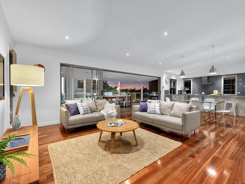 27 Gristock Street, Coorparoo QLD 4151