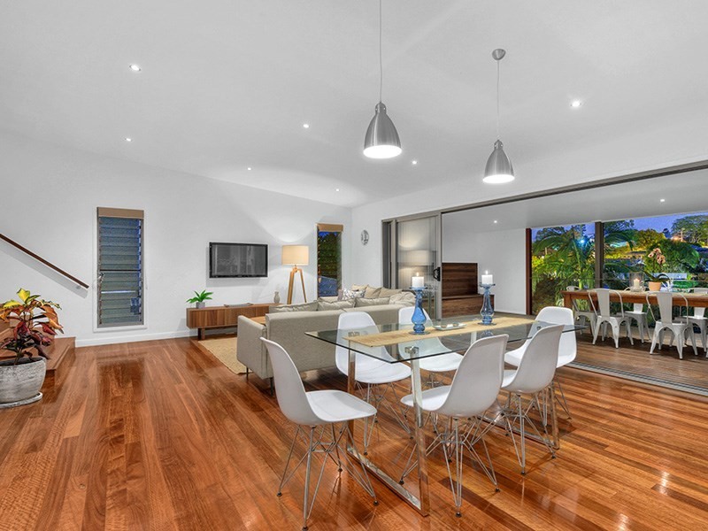 27 Gristock Street, Coorparoo QLD 4151