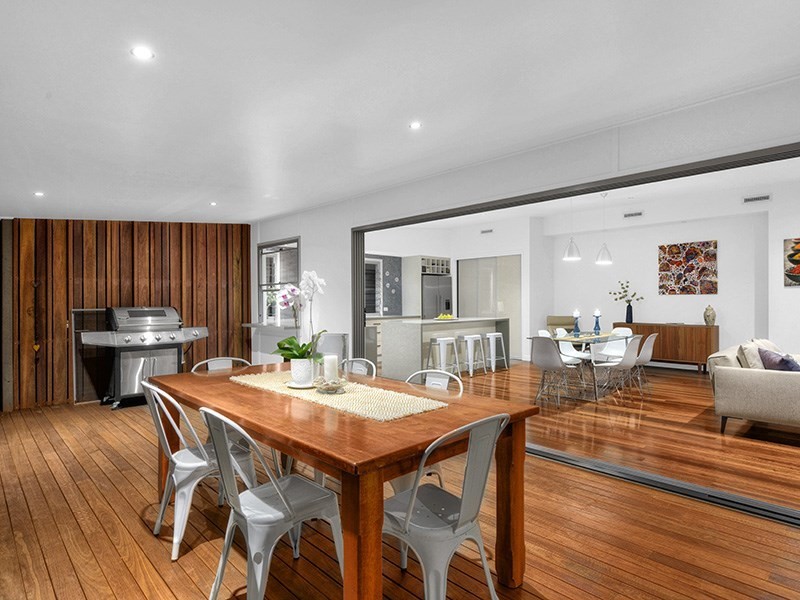 27 Gristock Street, Coorparoo QLD 4151