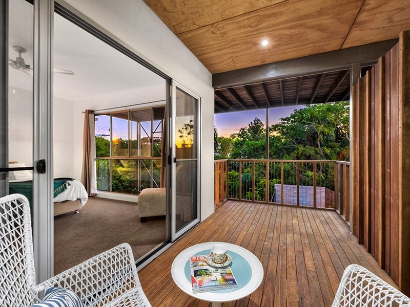 27 Gristock Street, Coorparoo QLD 4151