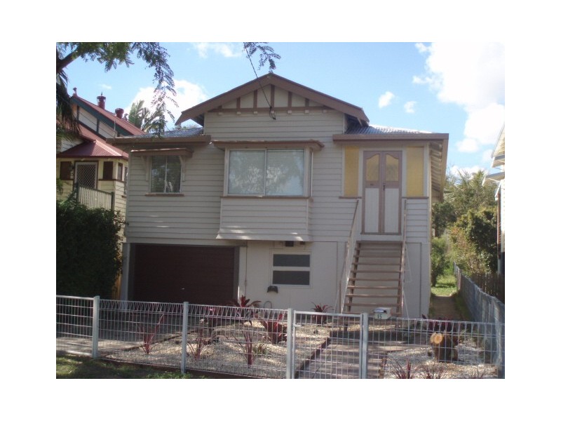 13 Curtis Street, Norman Park QLD 4170