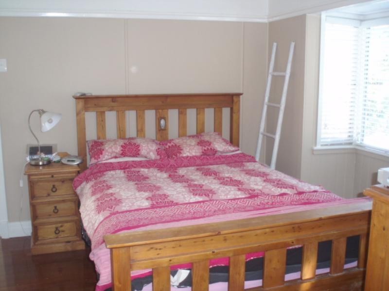 13 Curtis Street, Norman Park QLD 4170