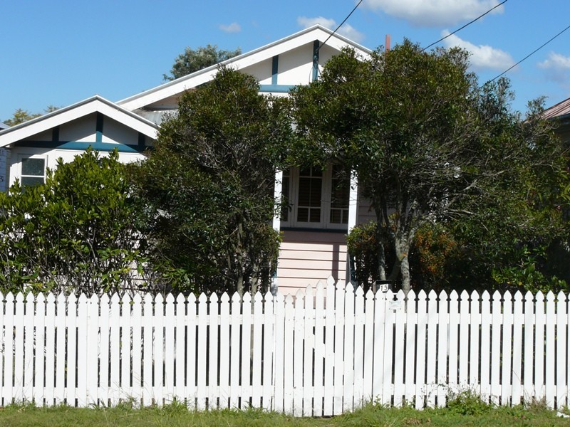 15 Wellstead Avenue, Coorparoo QLD 4151