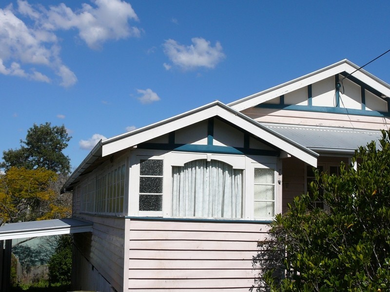 15 Wellstead Avenue, Coorparoo QLD 4151