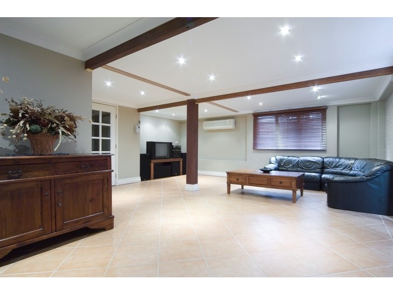 31 Solar Street, Coorparoo QLD 4151