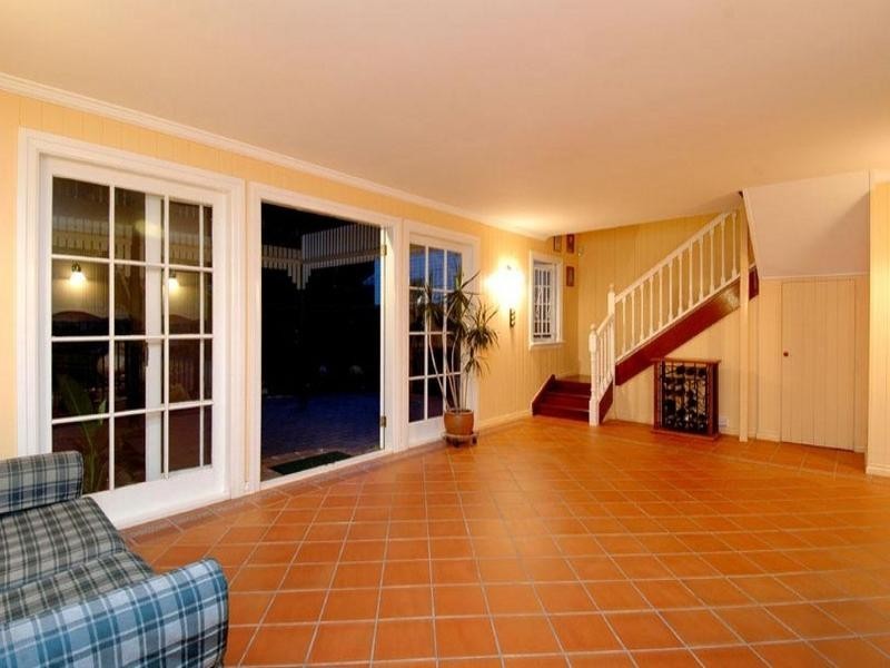 17 Rees Avenue, Coorparoo QLD 4151
