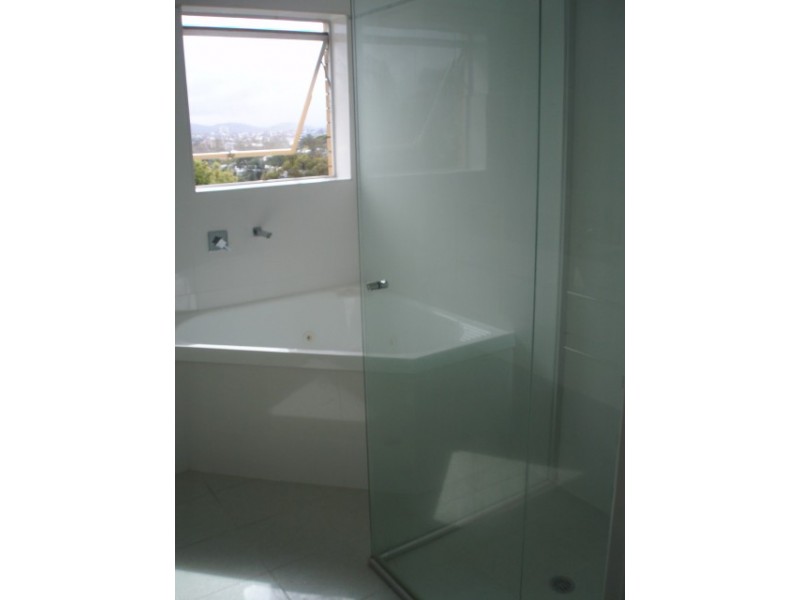 6/339 Cavendish Road, Coorparoo QLD 4151