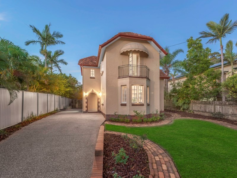 490 Cavendish Road, Coorparoo QLD 4151