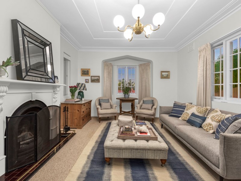 490 Cavendish Road, Coorparoo QLD 4151