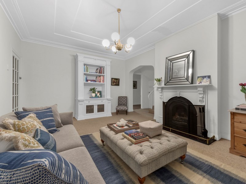 490 Cavendish Road, Coorparoo QLD 4151