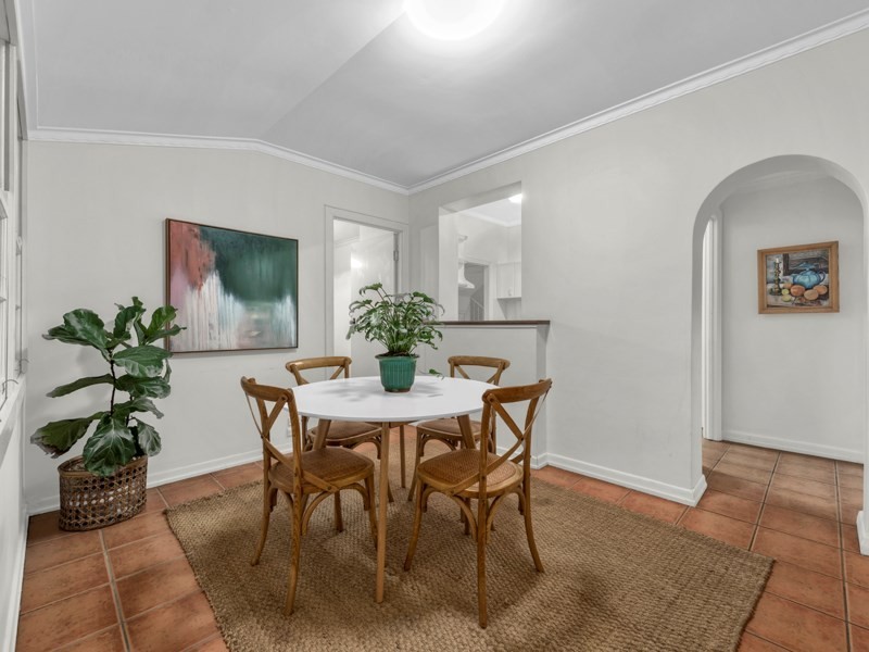 490 Cavendish Road, Coorparoo QLD 4151