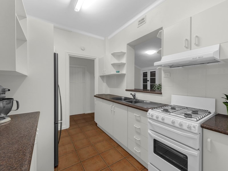 490 Cavendish Road, Coorparoo QLD 4151