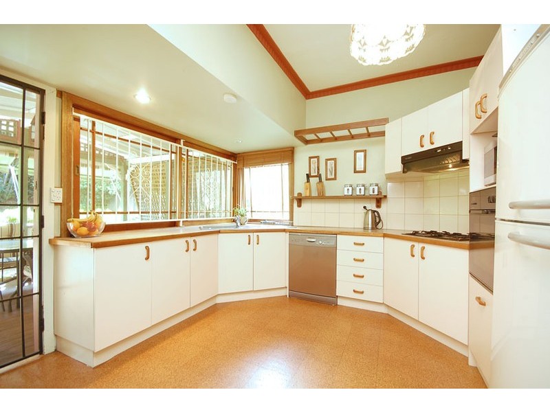 12 Cyril Street, Camp Hill QLD 4152