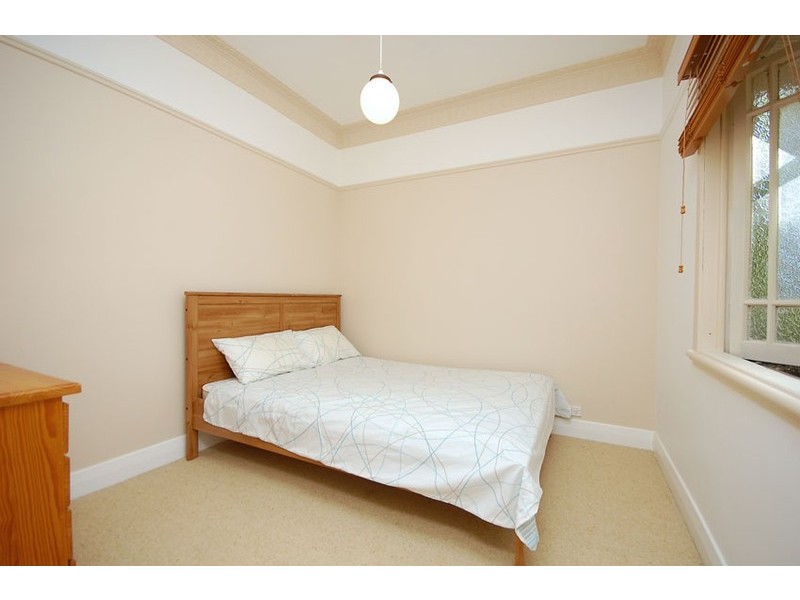 12 Cyril Street, Camp Hill QLD 4152