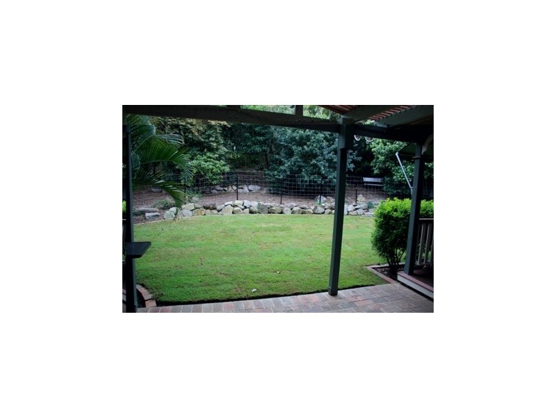 12 Cyril Street, Camp Hill QLD 4152