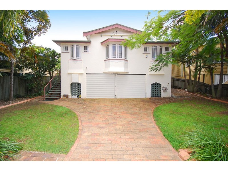 12 Cyril Street, Camp Hill QLD 4152