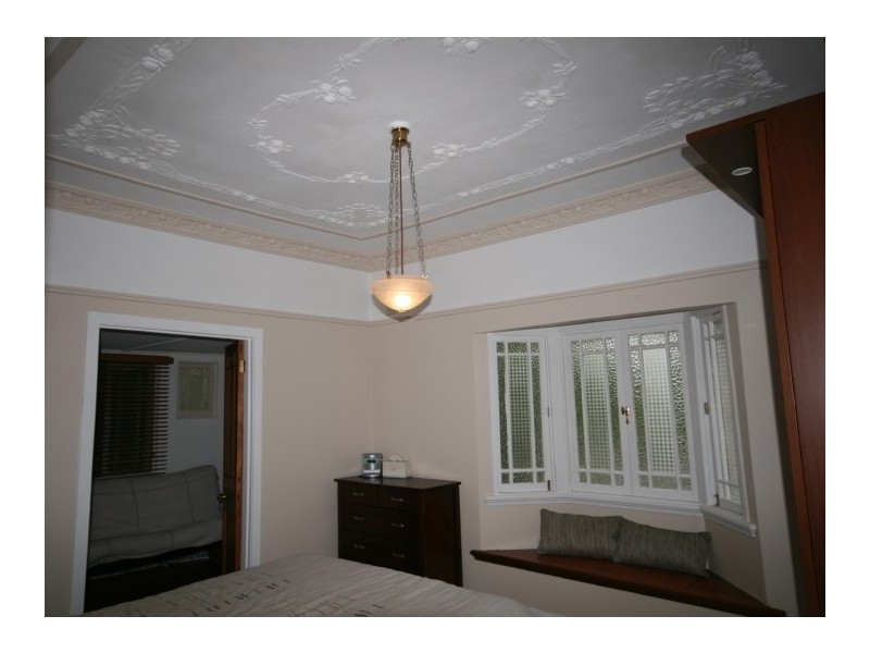 12 Cyril Street, Camp Hill QLD 4152