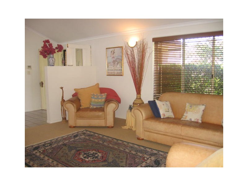 47 Holborn Cresent, Carindale QLD 4152