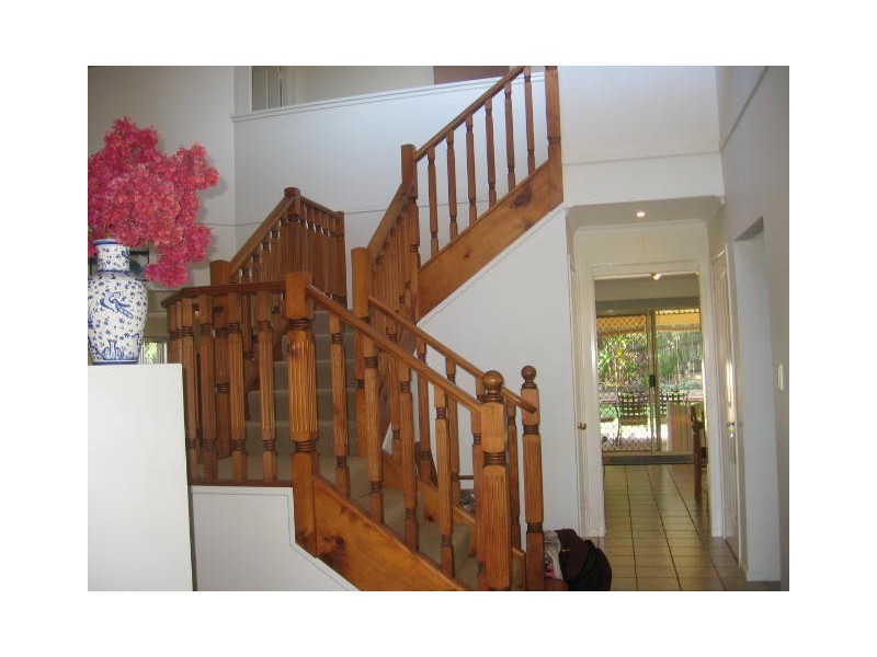 47 Holborn Cresent, Carindale QLD 4152